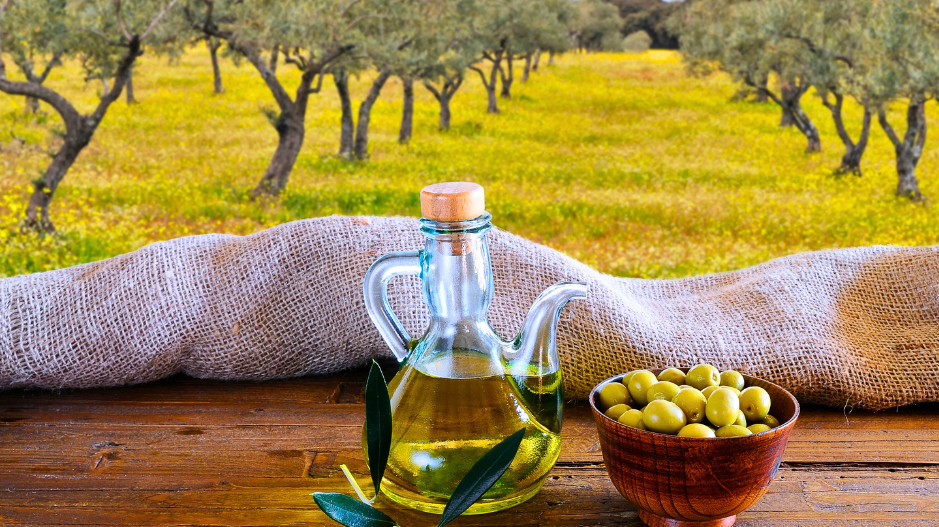 Unlock the Secrets to Longevity - Premium Olive Oil Nurtures Heart Health and More