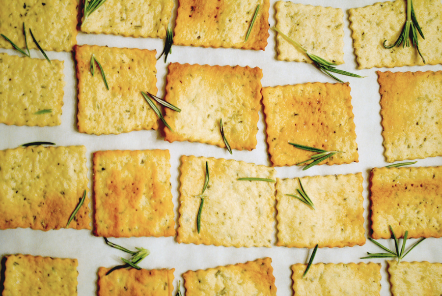 Rosemary Sea Salt Crackers With Olive OIl