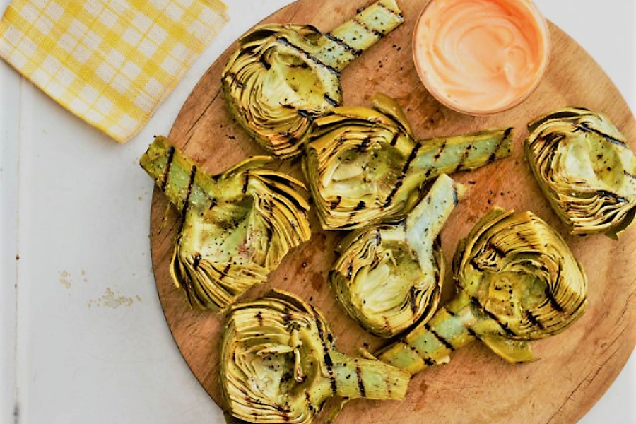 Grilled Artichokes with Honey-Chilli Dipping Sauce